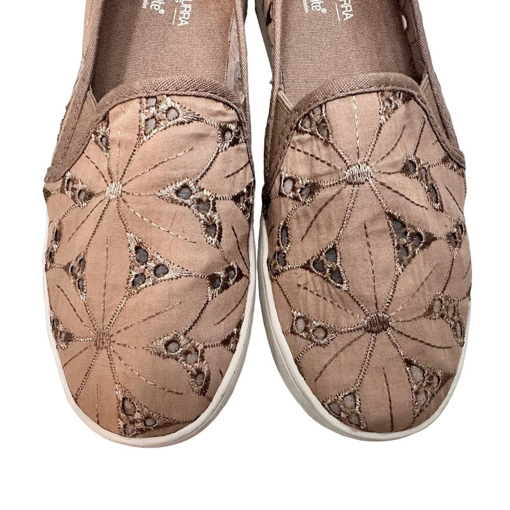 Koolaburra by Ugg Ortholite Amiah Slip On Embroidered Floral Flats Size 7 Tan - Picture 6 of 11
